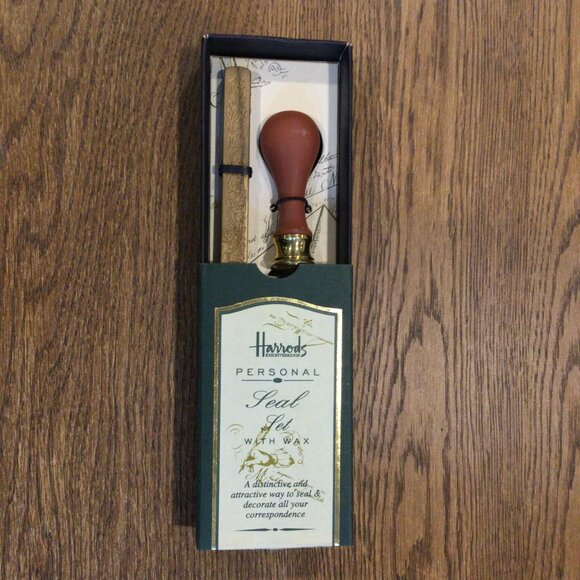 NEW Stuart Houghton Personal Seal Kit Letter 'V' With Deep Red Wax - Picture 6 of 7